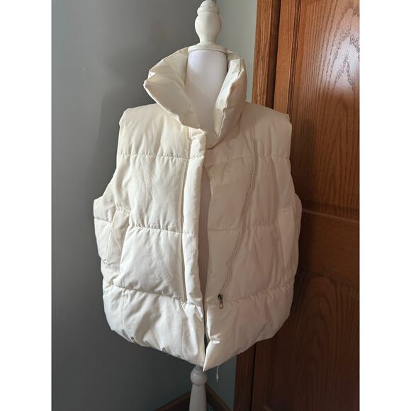 other Jackets & Blazers - Puffer Vest White - Size Large